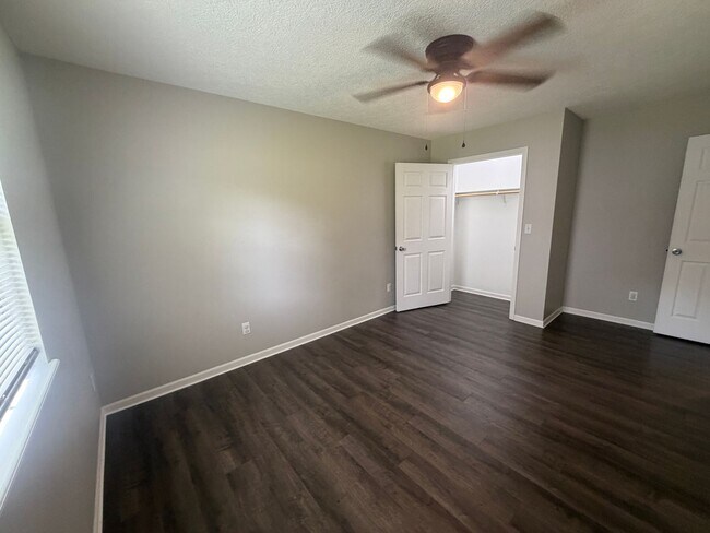 Building Photo - 24590 True Dr