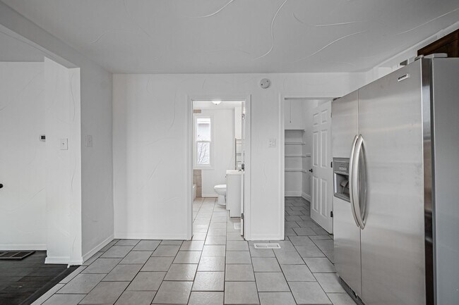 Building Photo - 4BD, 2BA Sun Valley Home with Large Driveway for Parking