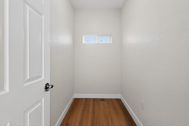 Building Photo - 8090 Flanders Dr