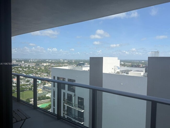 Building Photo - 1600 NE 1st Ave