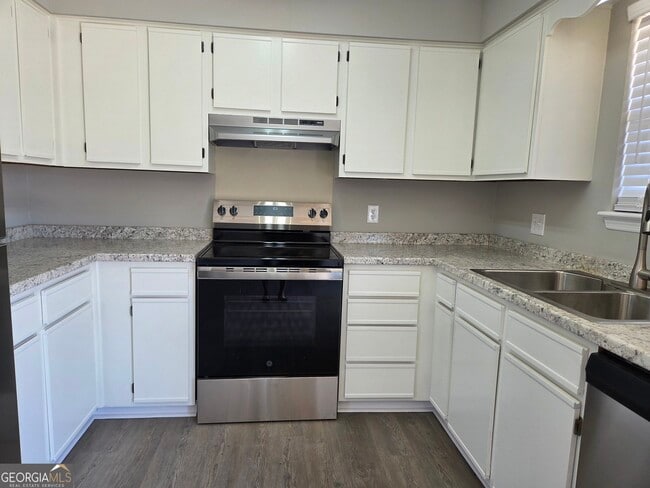 Building Photo - 322 Randolph Dr