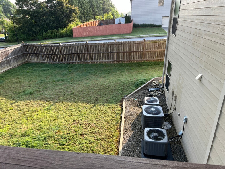 Building Photo - 1556 Rolling View Way SE