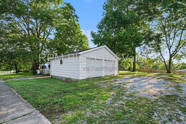 Building Photo - 534 Fleming Rd