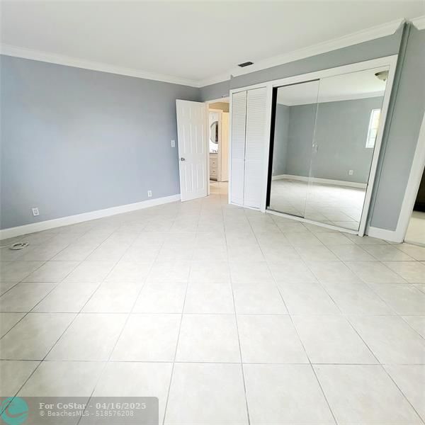 Building Photo - 2021 NW 64th Ave