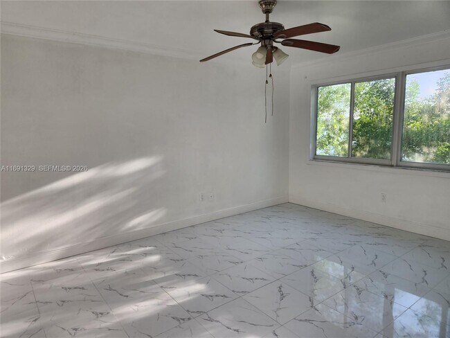 Building Photo - 14850 Naranja Lakes Blvd