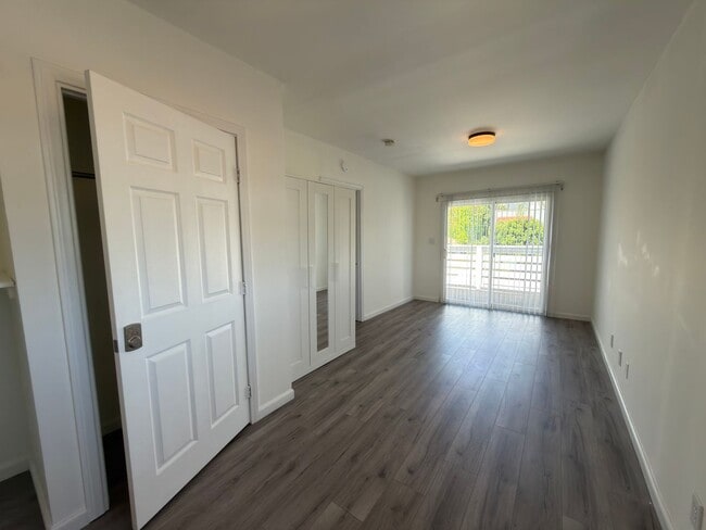 Building Photo - 1110 Mira Mar Ave