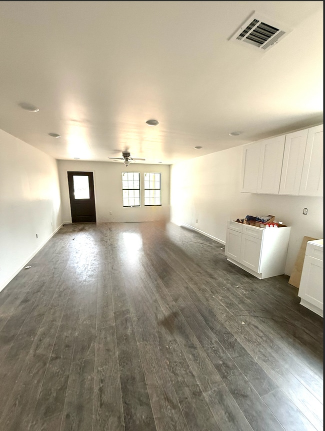 Building Photo - Dunlap Dr