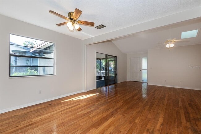 Building Photo - 1106 Golf Club Ct