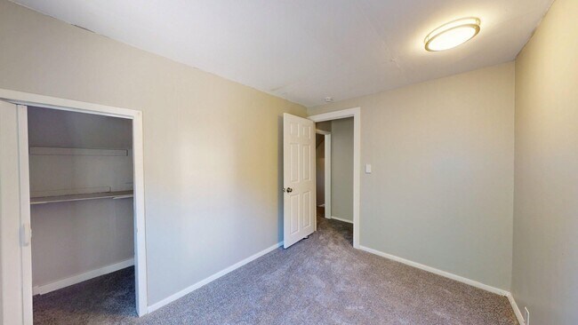 Building Photo - Cudell/West Blvd neighborhood; 4 bedroom/1 bath single family house for rent!