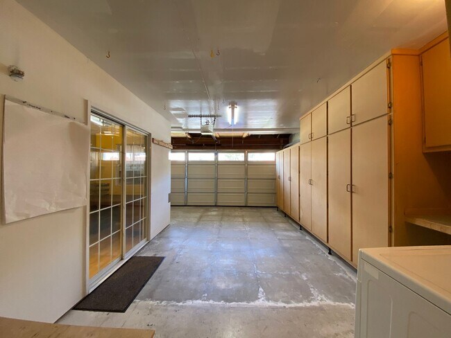 Building Photo - Cardiff living at its finest! Stunning 2-B...