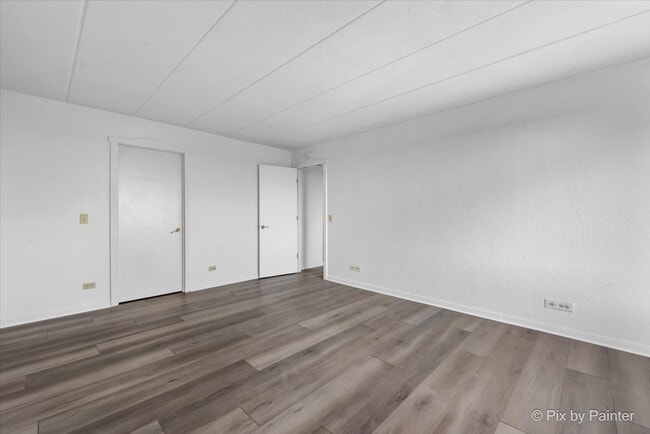 Building Photo - 1 Renaissance Pl