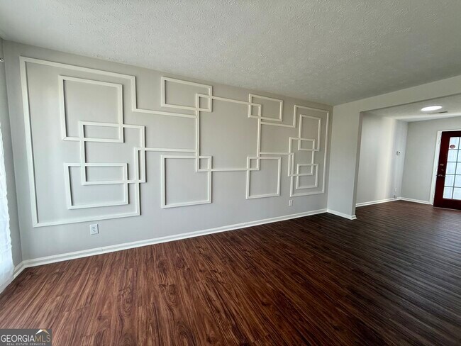 Building Photo - 151 Old Ferry Way