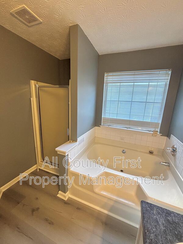 Building Photo - 4504 Carriage Park Dr