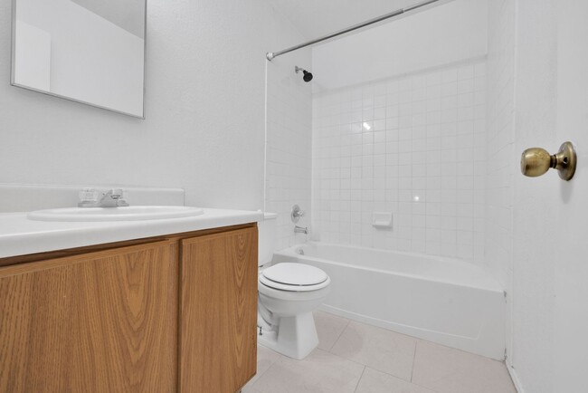 Building Photo - Charming 3-Bedroom, 2.5-Bath Home with Spa...