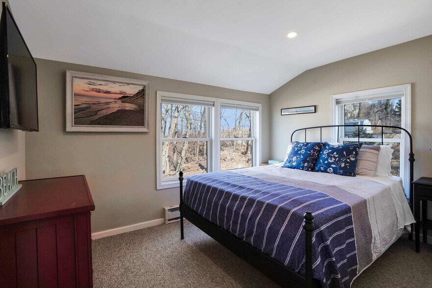 Building Photo - 2 Clifton Ave