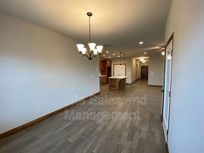 Building Photo - 12817 Double V Dr