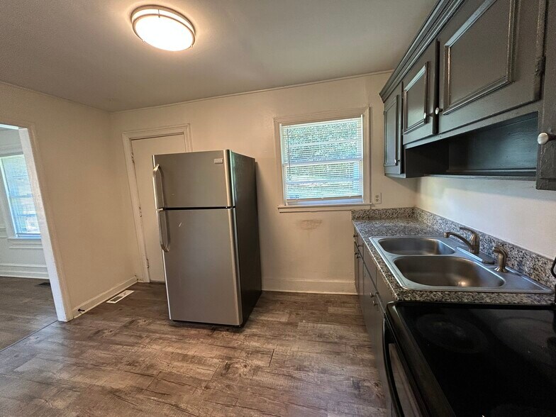 Building Photo - 4236 39th Ave N