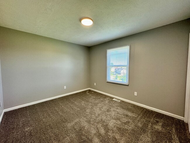 Building Photo - Beautiful Remodeled 2 Bedroom in Richmond!