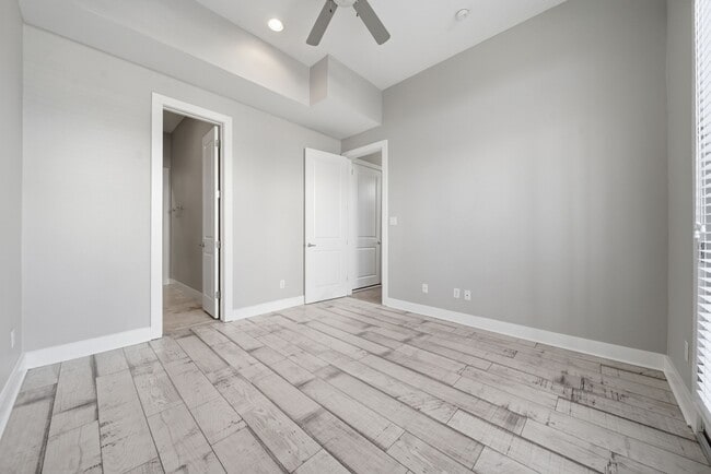 Building Photo - 1814 Thompson St