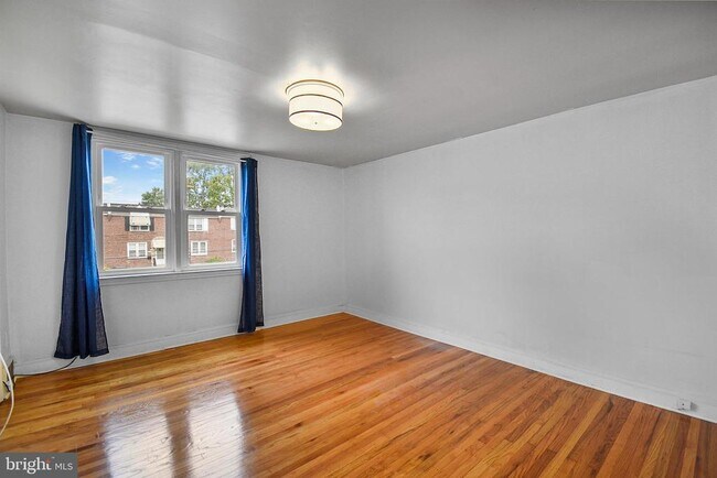Building Photo - 672 Rively Ave
