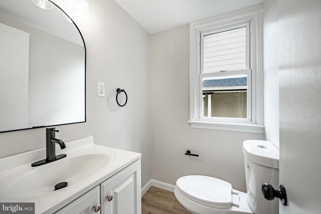 Building Photo - 61 Pennsylvania Ave