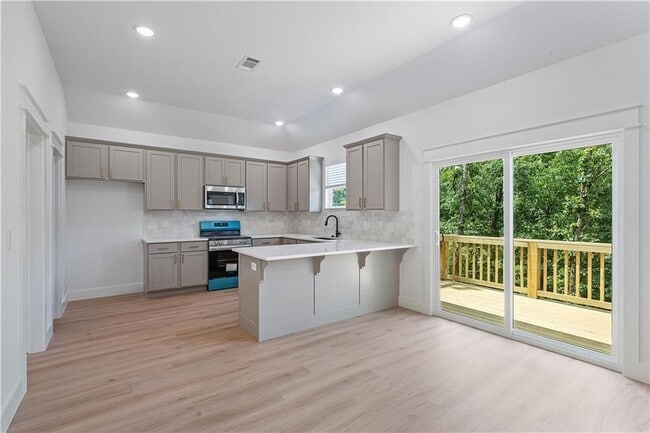 Building Photo - 17 Westmorland Dr