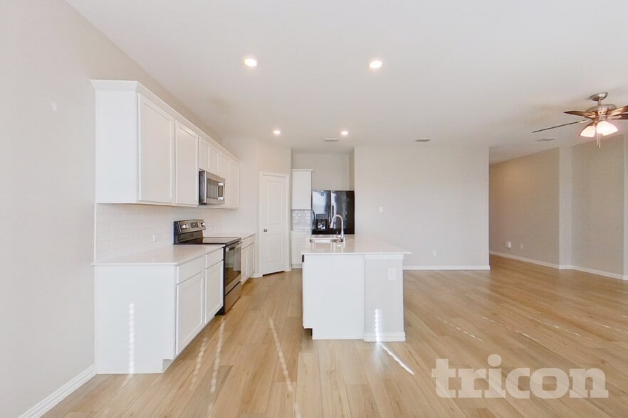 Building Photo - 440 Walpole Ct