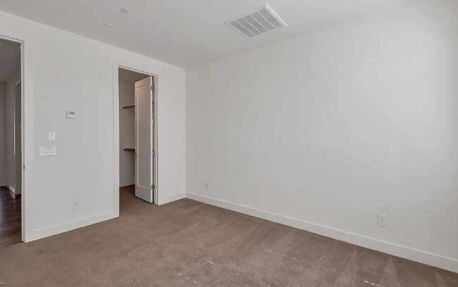 Building Photo - 6850 E McDowell Rd