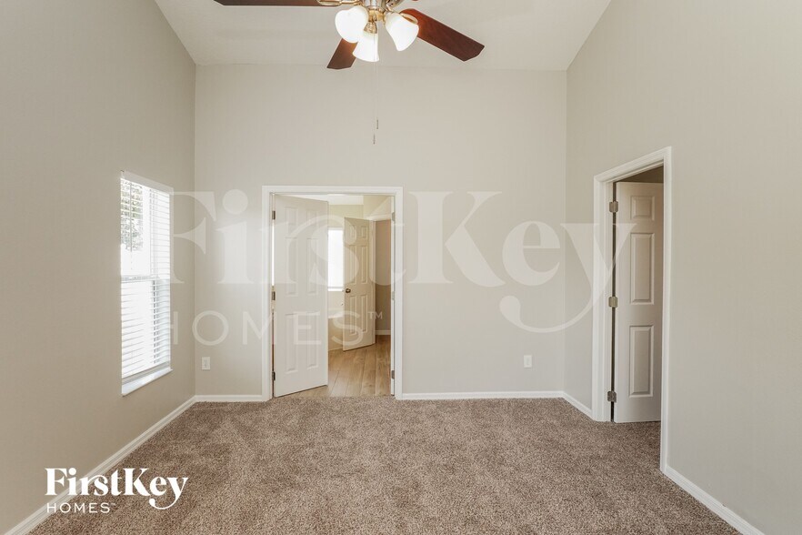 Building Photo - 2424 Deer Creek Blvd