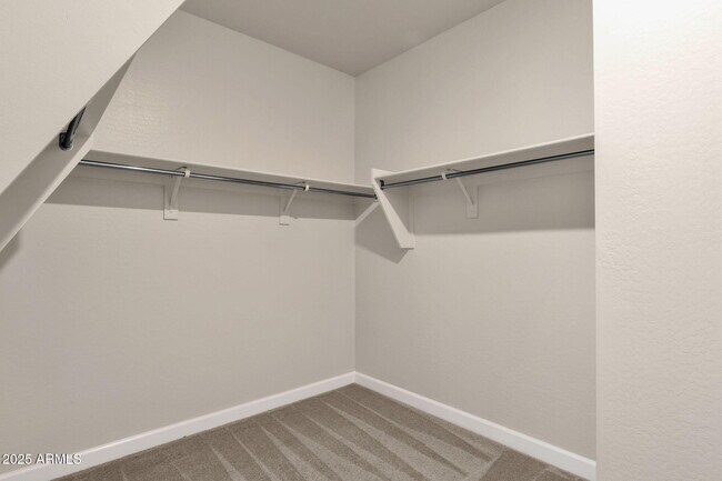 Building Photo - 5823 E Rose Garden Ln