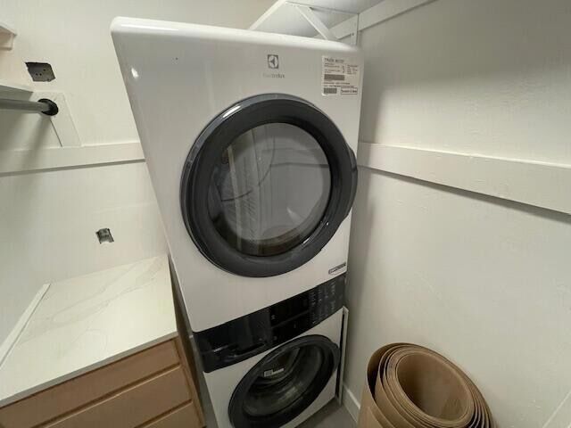 Building Photo - 3605 NE 32nd Ave