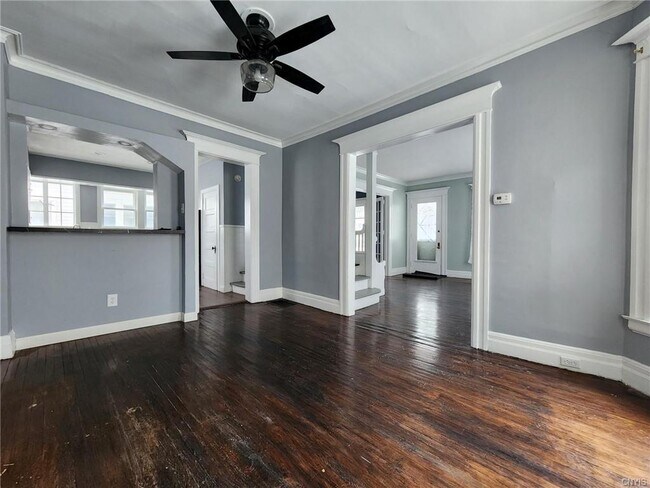 Building Photo - 218 S Pleasant St