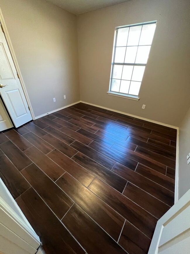 Building Photo - 1811 Wilder Ln