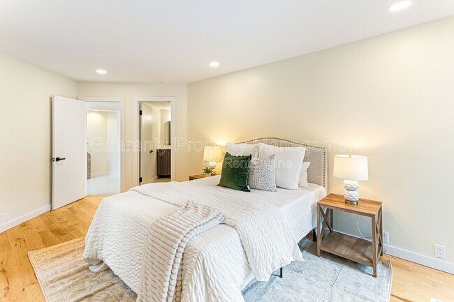 Building Photo - 475 St Andrews Dr