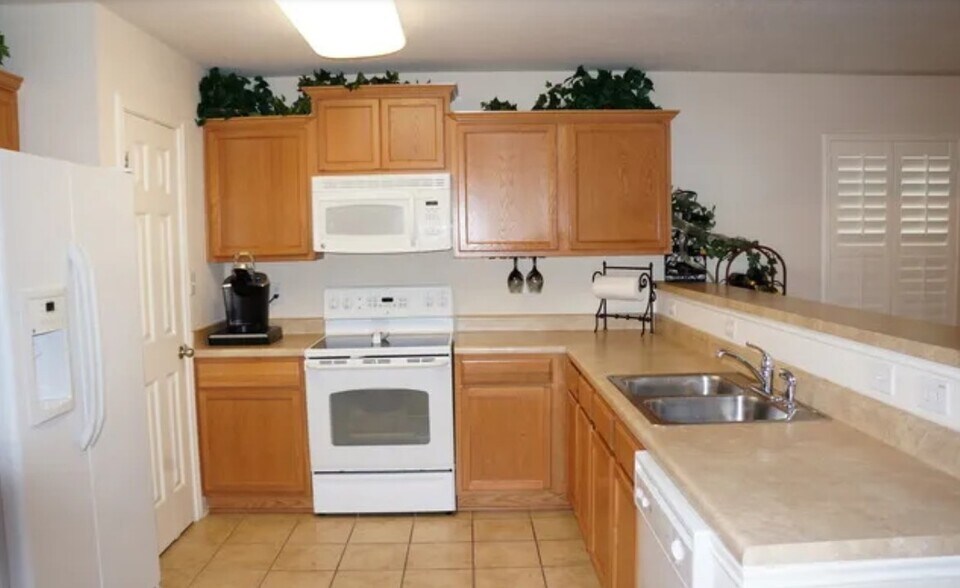 Building Photo - 26703 Redstone Hl