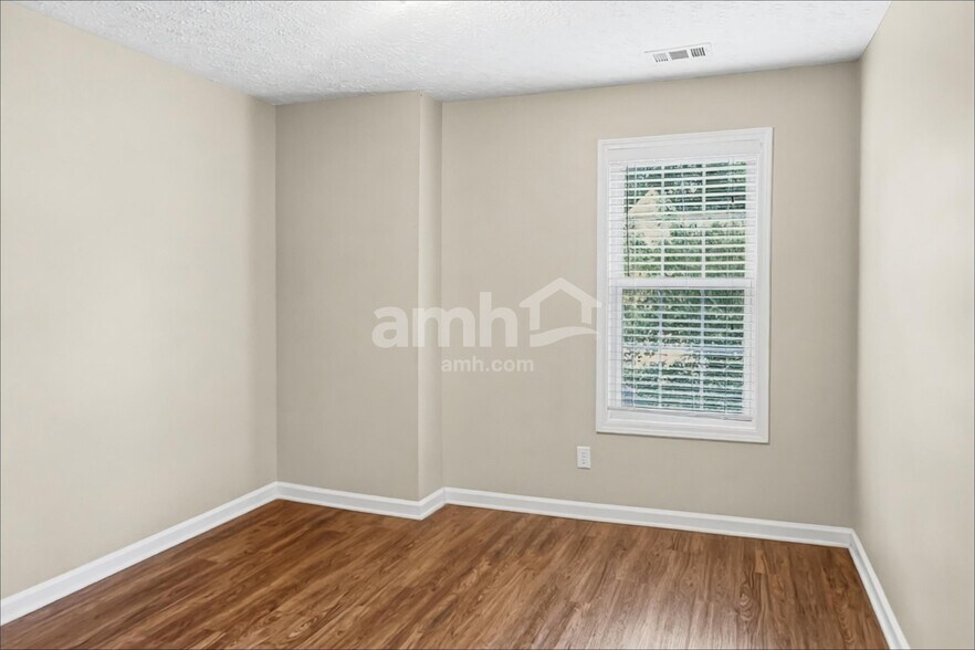 Building Photo - 3151 Serenade Ct