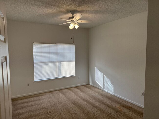 Building Photo - 2 Bedroom 2 bathroom in The  Abor Lakes Luxury Condominium. Stop, Look and Lease!