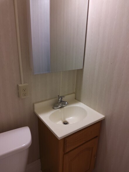 Bathroom - 502 N Franklin St