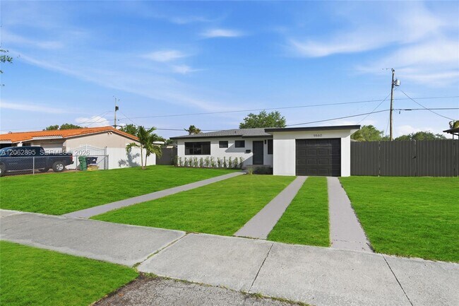 Building Photo - 9660 Dominican Dr
