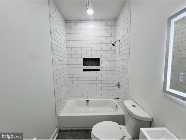 Building Photo - 2115 E Chelten Ave