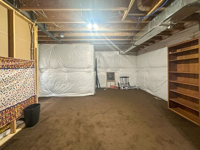 Building Photo - This 4bd home is waiting for you!