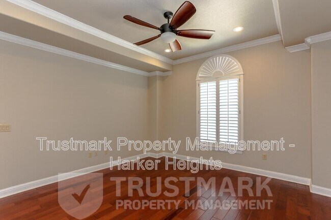 Building Photo - 3104 Sabine Cove