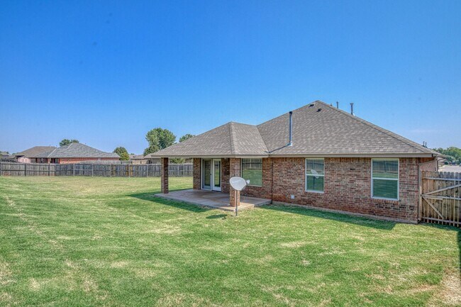 Building Photo - 11141 SW 39th Ct