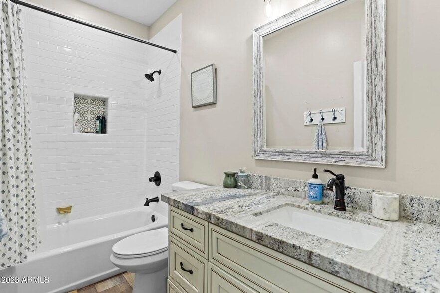 Building Photo - 414A W Frontier St