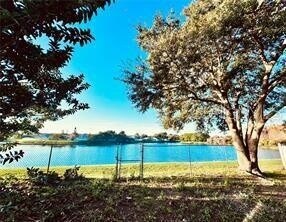 Building Photo - 1017 Florida Pkwy