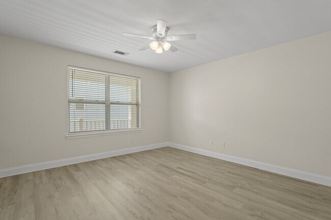 Building Photo - Come Home Smiling to This Beautiful 3-Bed, 3-Bath in Port Wentworth!