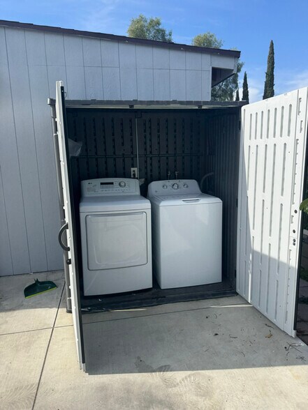 Building Photo - 5413 W 4th St