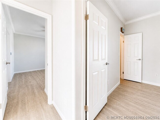 Building Photo - 252 NE Ebbtide Way