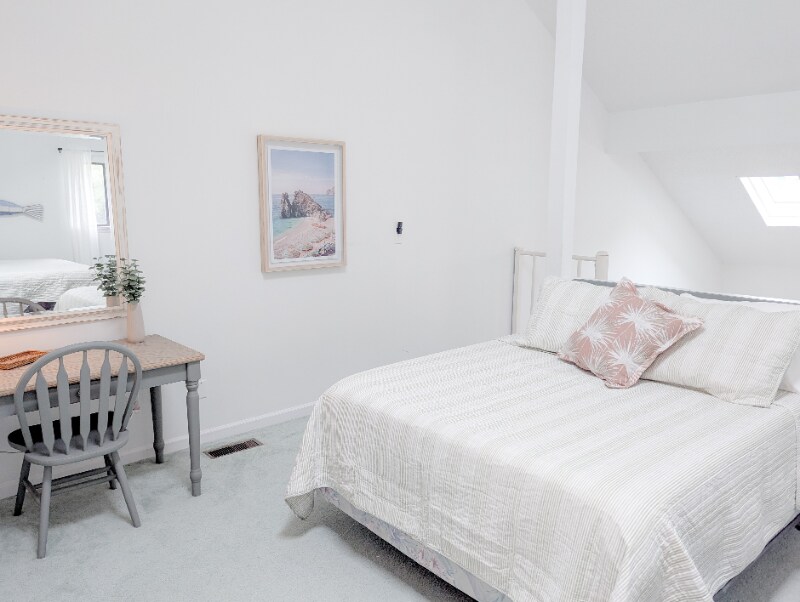 Building Photo - 1095 Plantation Dr W