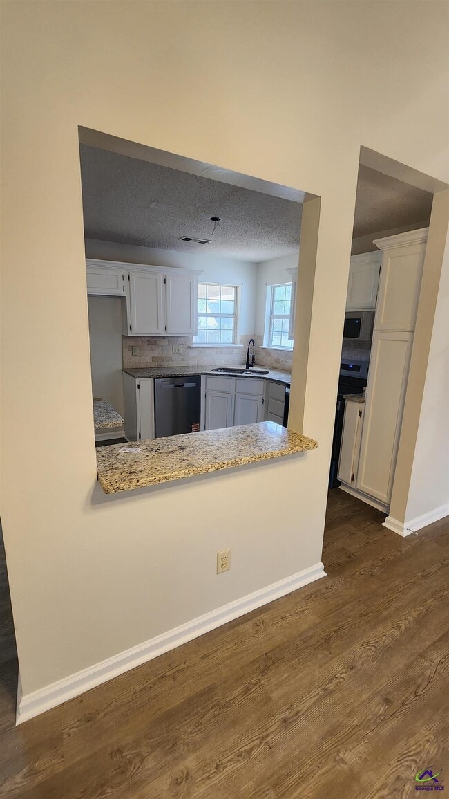 Building Photo - 101 Country Cove